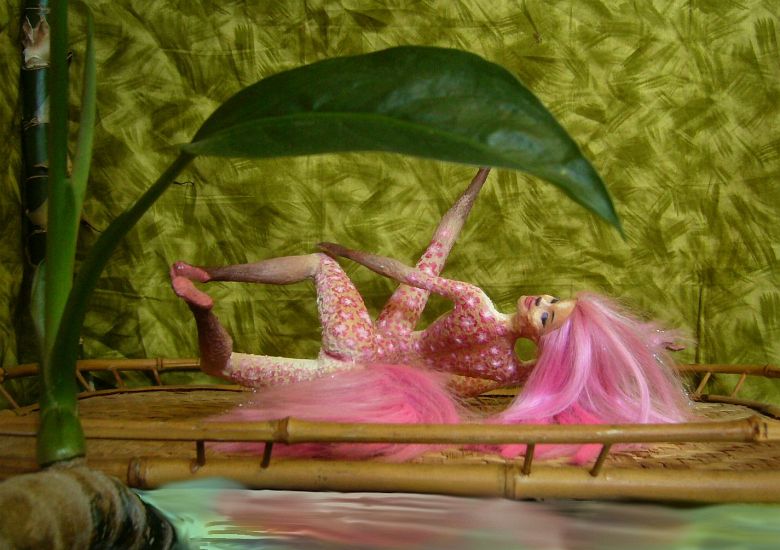 Fuchsia, a centauroid dancer, on a raft in the jungles of southeast Homa on Kakalea, a model of an Earthlike world full of Australias. Click to enlarge.