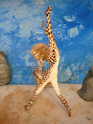 Zara, a lanky centauroid dancer from the savannas of Kakalea, a model of an Earthlike world full of Australias. Click to enlarge