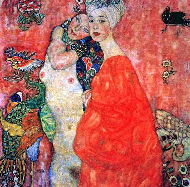 Gustave Klimt: Girl Friends. Oil painting of a nude woman leaning on a woman in a red robe. Background: red Chinese wallpaper with birds.