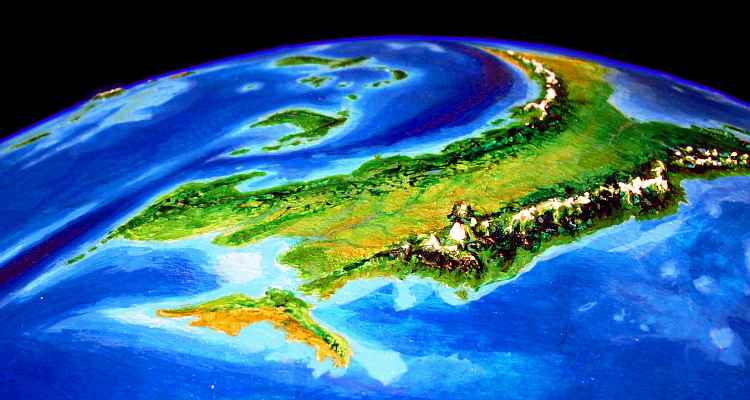 A low-orbital photo of Corona, largest continent on Lyr, a model of a huge sea-world. Click to enlarge.