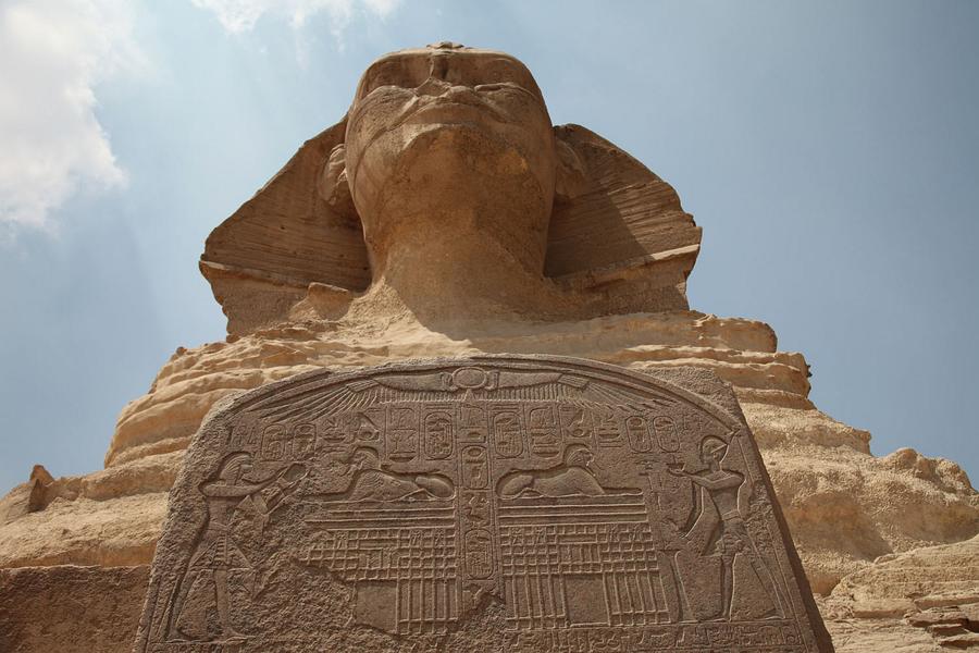Stela between the paws of the Sphinx, telling a dream by Thutmose IV. Click to enlarge.