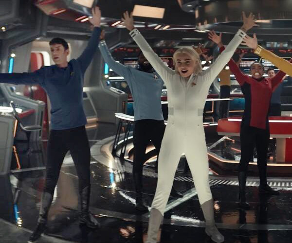 Star Trek: Spock, Chapel and Uhura singing in 'Spacetime Rhapsody'.